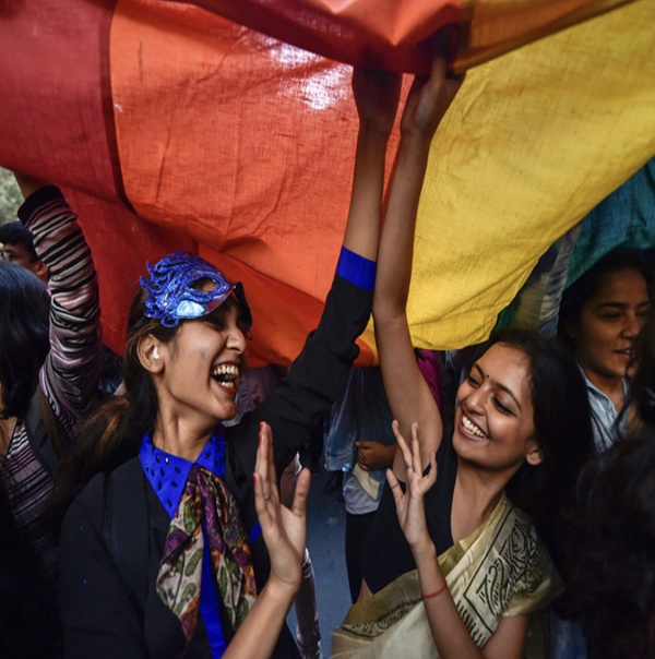 Haber | Hindistanda lezbiyen ift evlendi