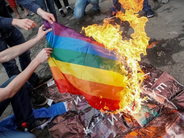Haber | LGBT Bayran Yrtp Yakan Adama 15 Yl Hapis Cezas Verildi!
